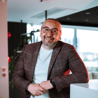 Portrait of Andreas Keller, verified Dynagest reader from Bern